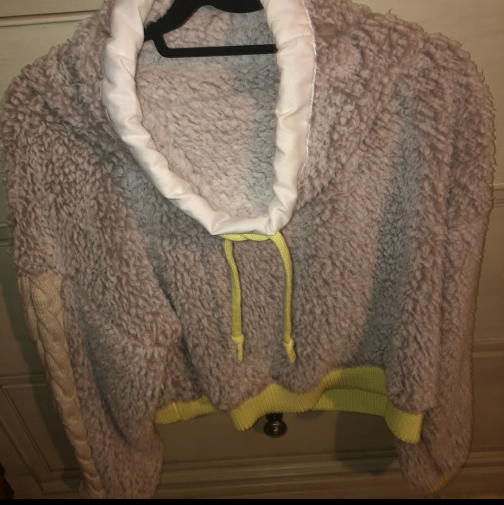 SOLD Free People Wild Hearts Pullover Sweater EUC - Picture 5 of 8